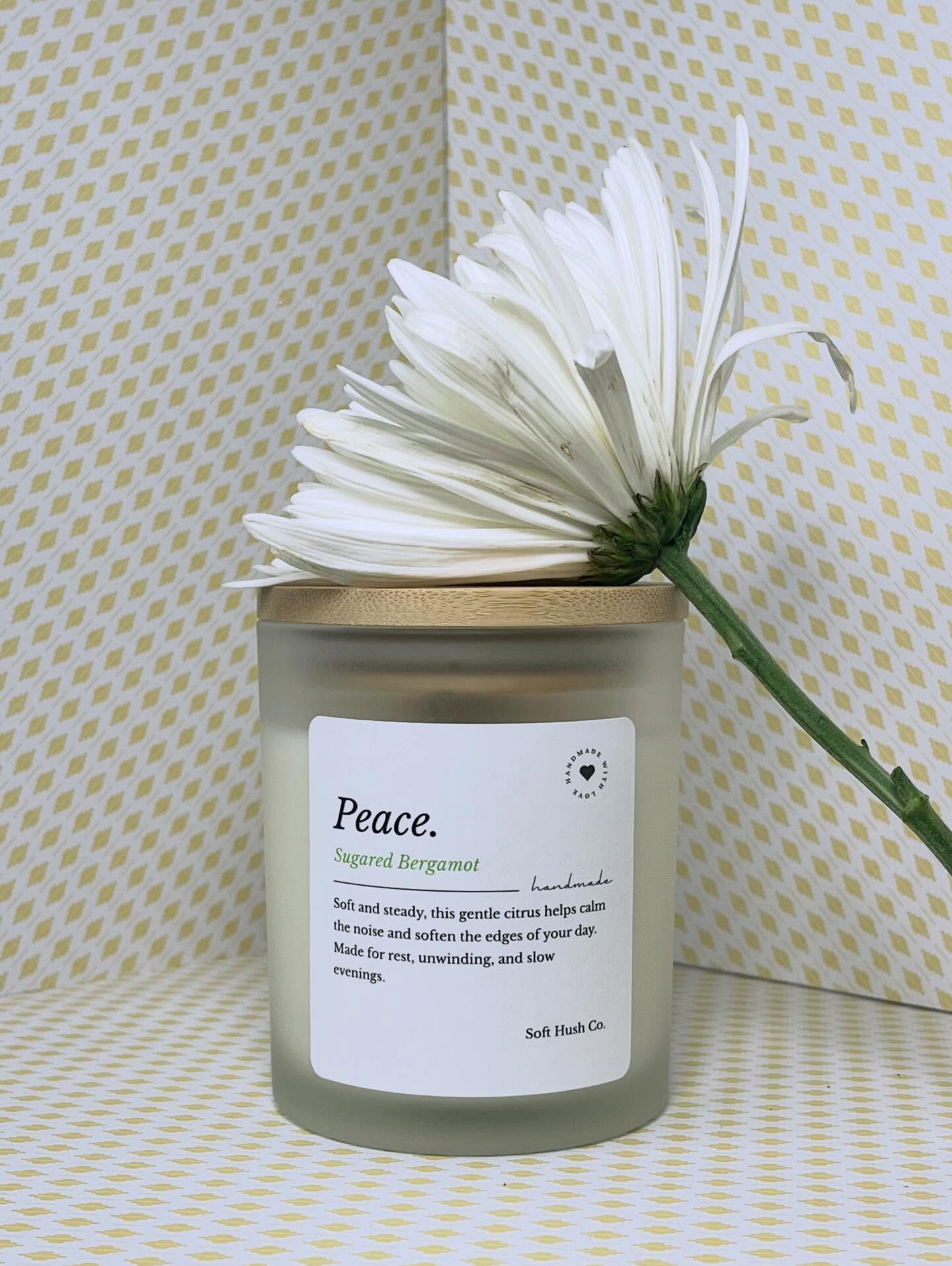Peace candle - sugared bergamot and white flower